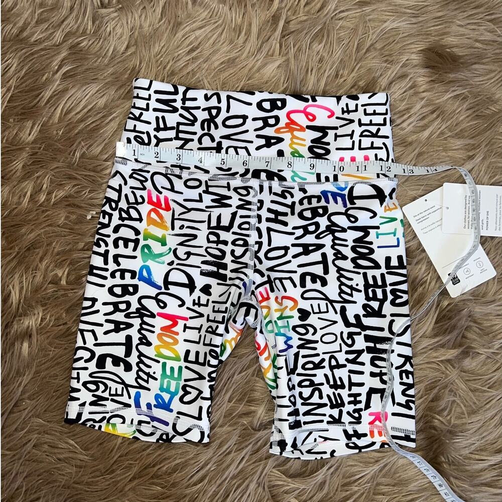 New Athleta Women's Pride High Waisted Elation Train Shorts size S - Picture 4 of 8